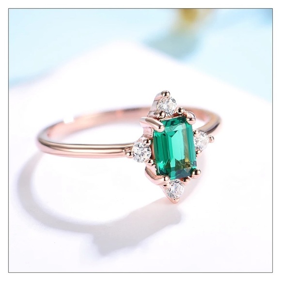 New Rose Gold Plated Sterling Silver Rectangular Emerald Gemstone Ring - Picture 2 of 6